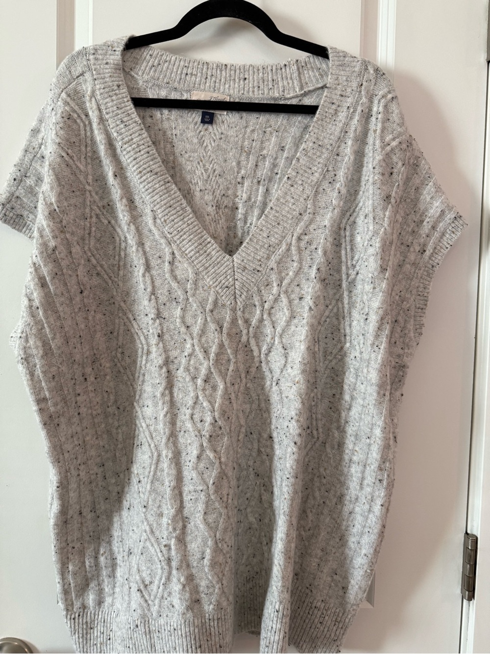 V-Neck Cable Knit Women's Sweater Vest - Light Gray